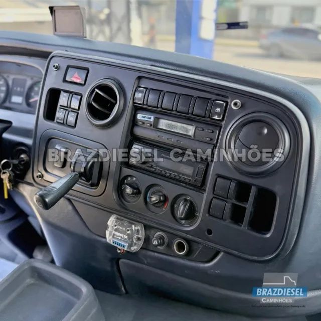Ford Cargo 1719 2013 baú 6,80 x 2,80m - Foto 10