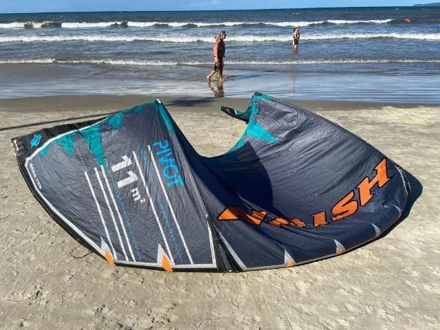 Kite Naish Pivot 11