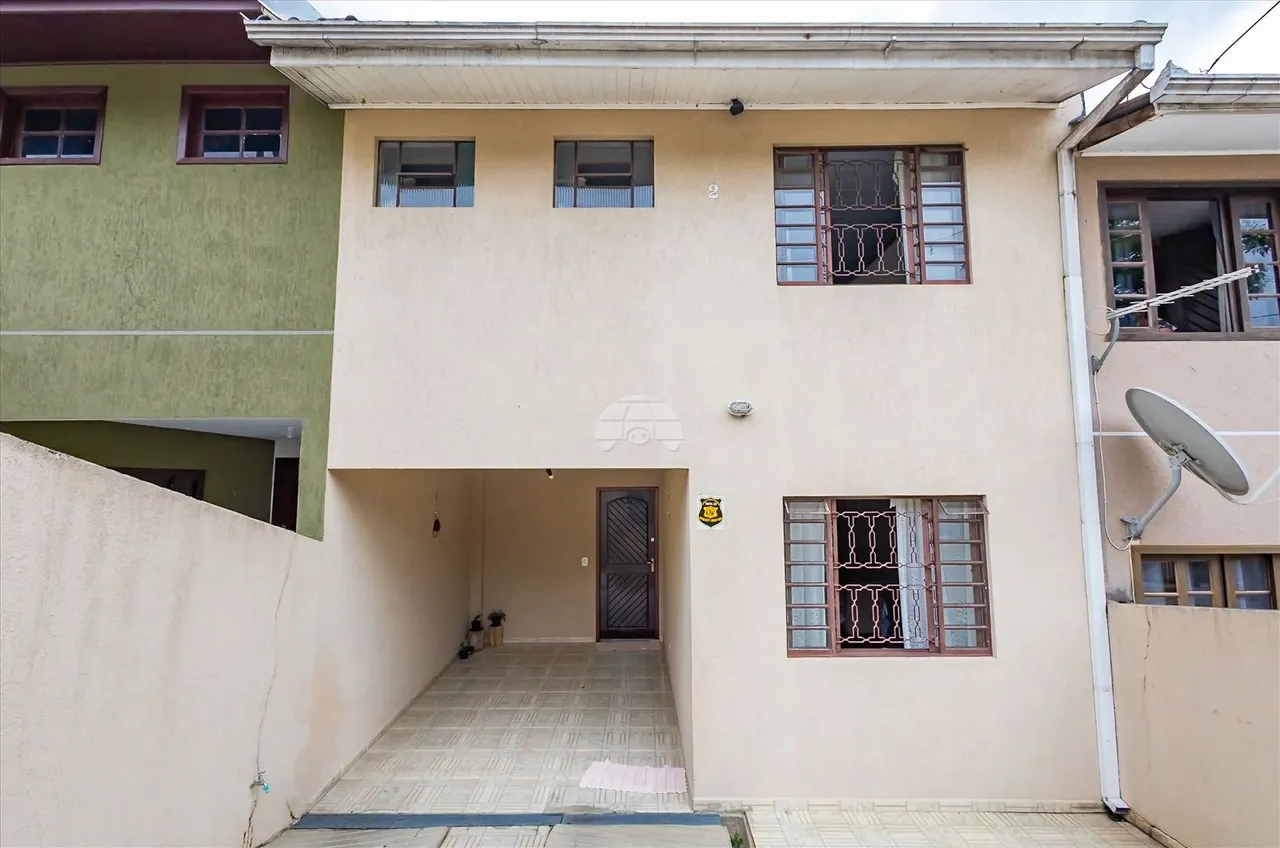 Sobrado á venda com 2 quartos e 1 suíte no bairro Santa Cândida, Curitiba/PR