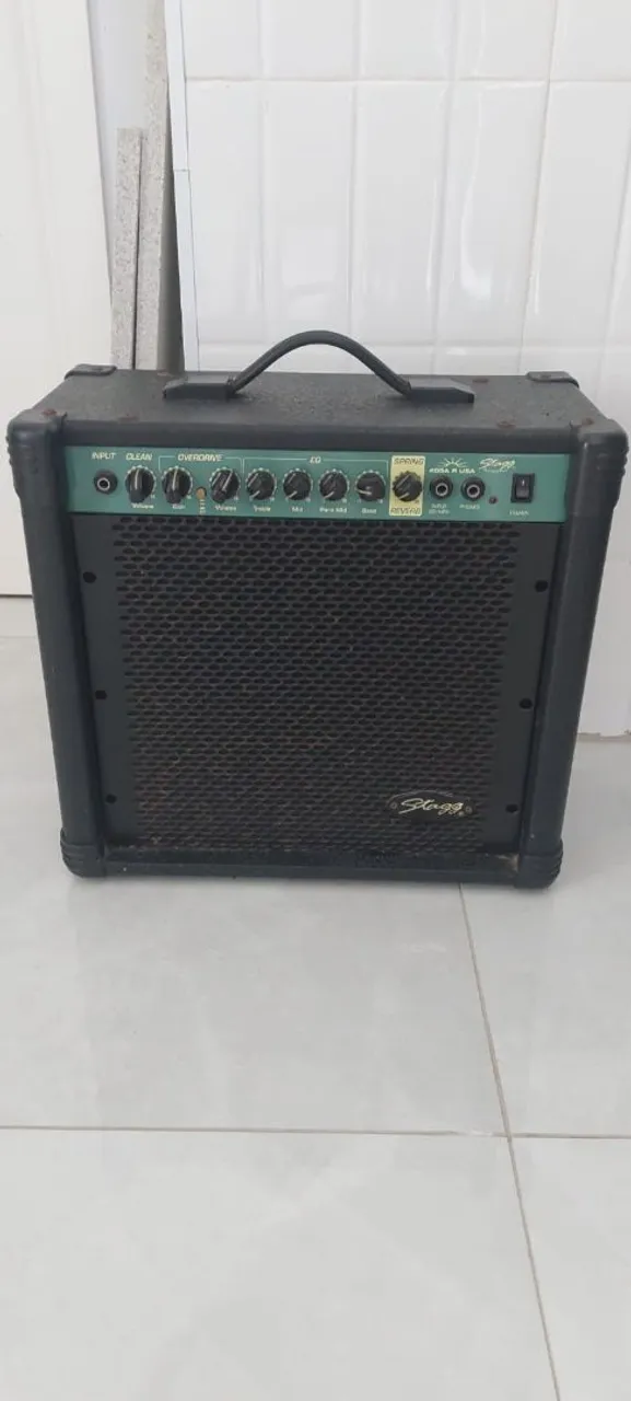 Amplificador Stagg 15 watts