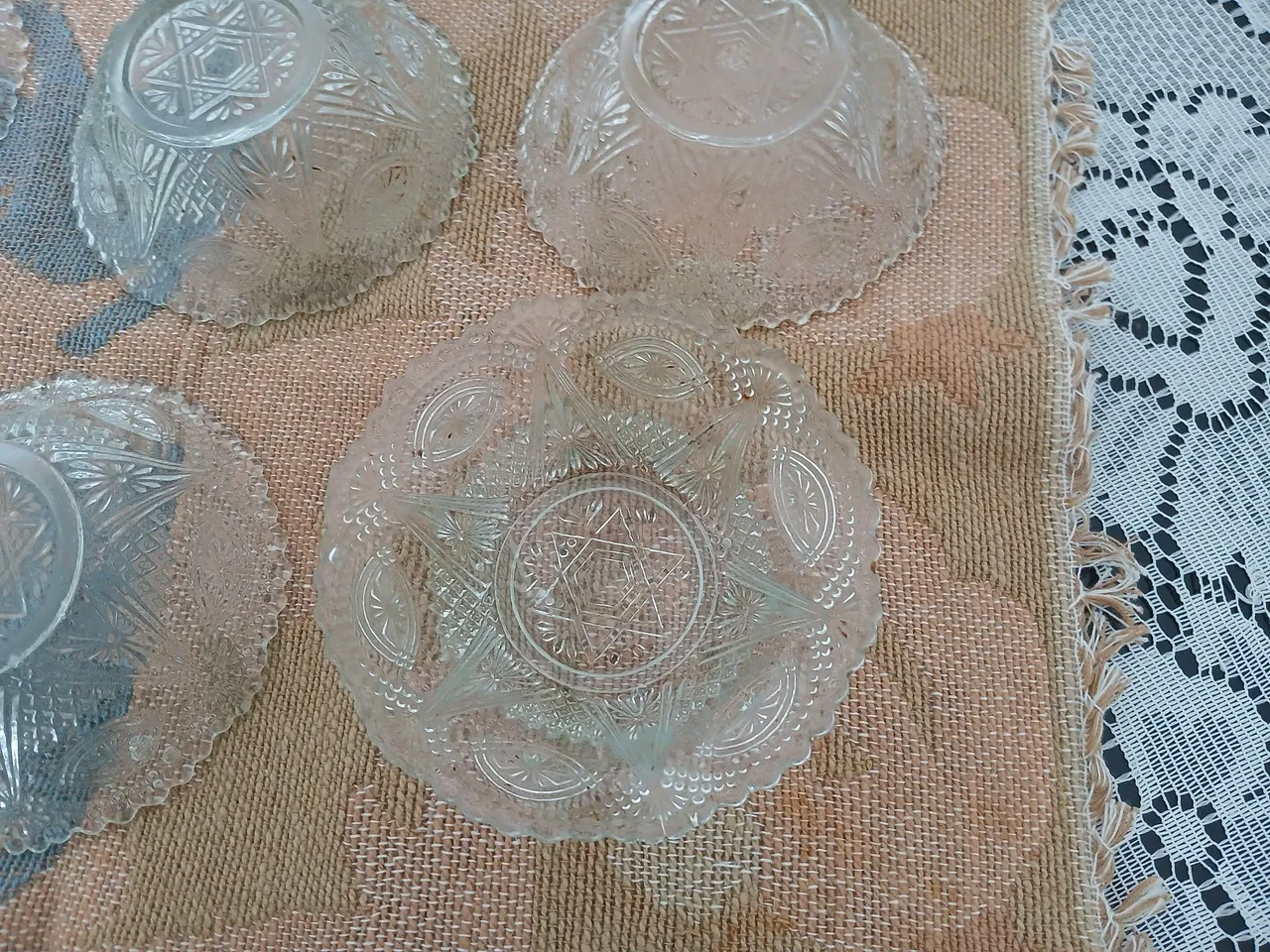 Conjunto de 4 Tigelas de Vidro Vintage