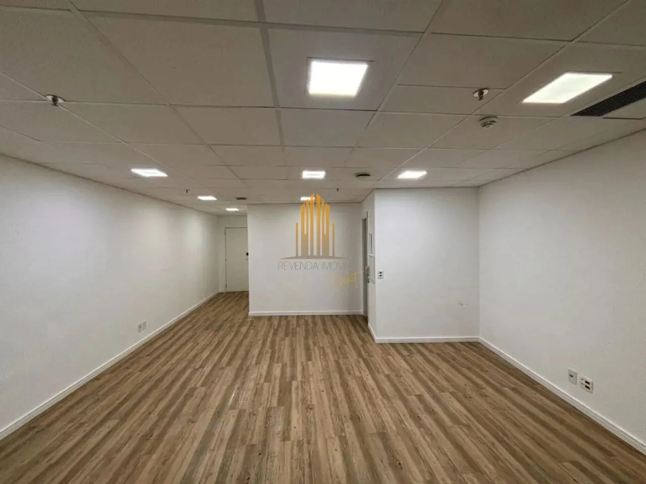 Condomínio Thera Office Faria Lima. Sala comercial á venda - 48m² 1 banheiro, 1 vaga