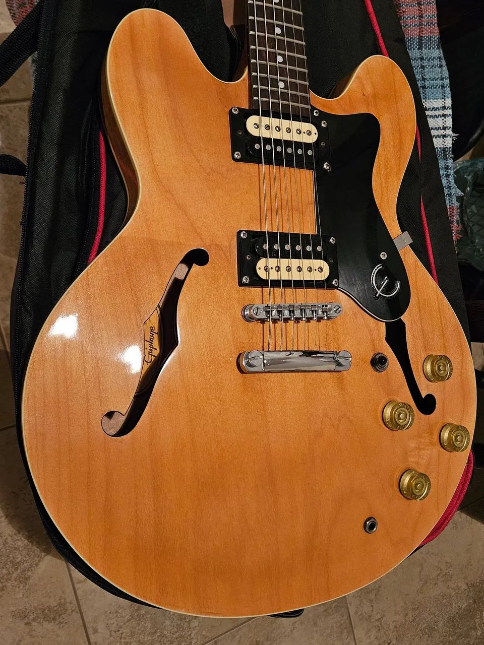 Guitarra Epiphone 335 DOT 