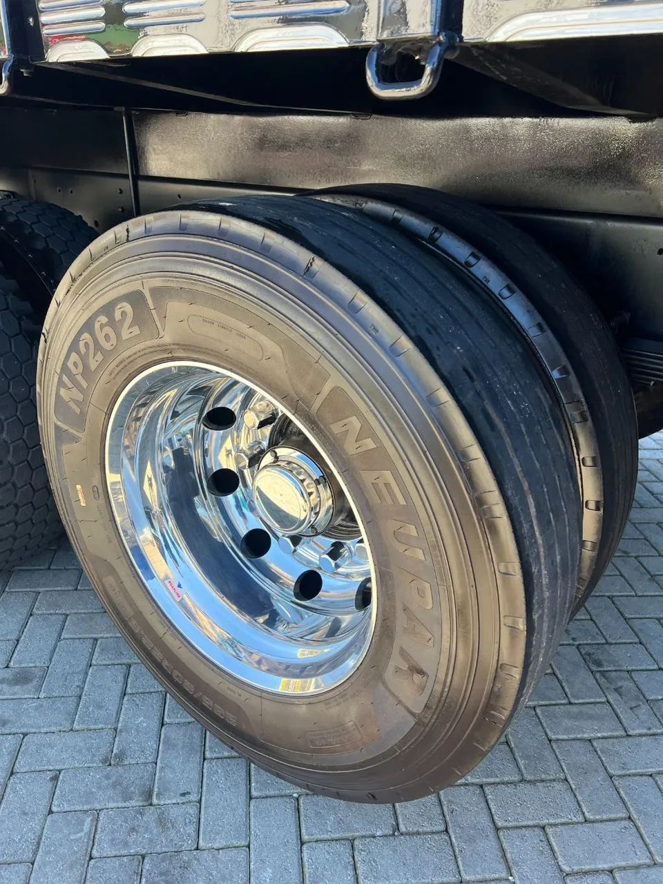 Vw 24-280 6x2 2023 - Carroceria de madeira de 8,5m - Foto 8