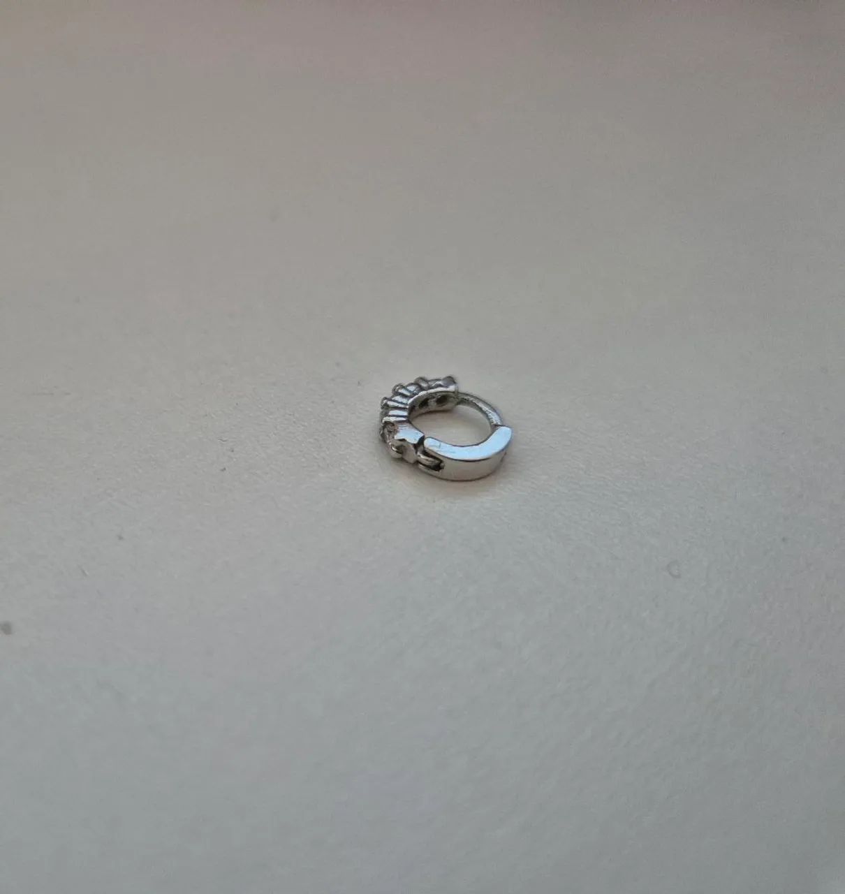 Piercing argola cravejada - Foto 3