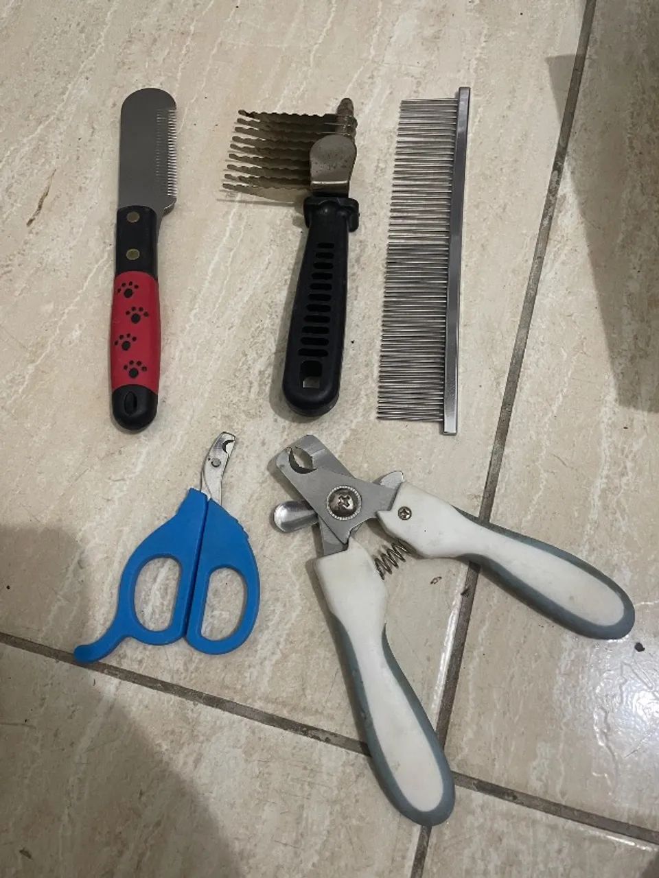 Pentes e alicates para pet