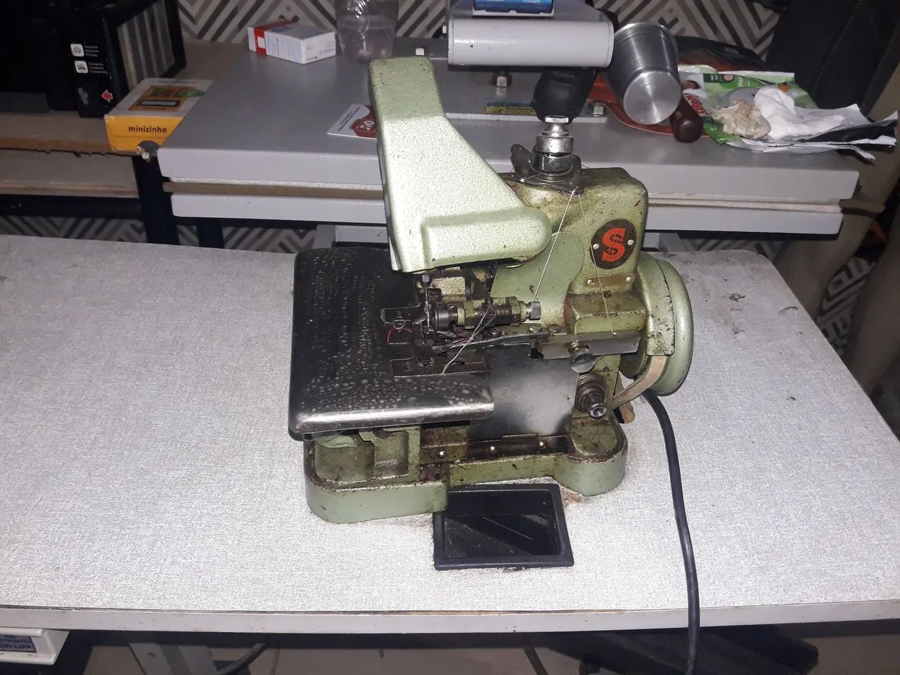 Máquina overlok