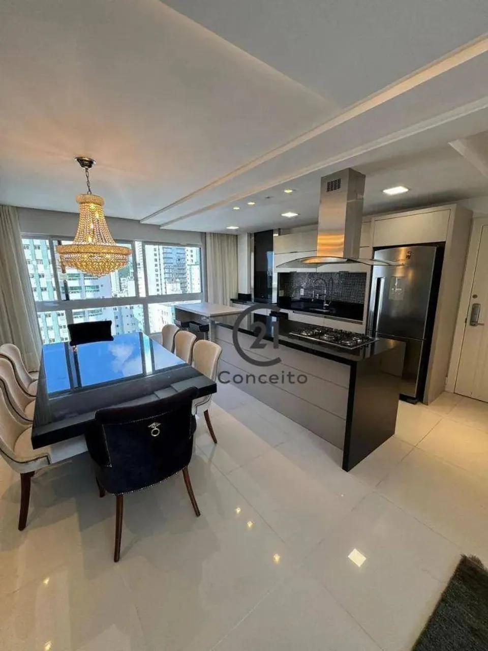 Apartamento em Andar Alto, 3 Suítes Finamente MOBILIADO