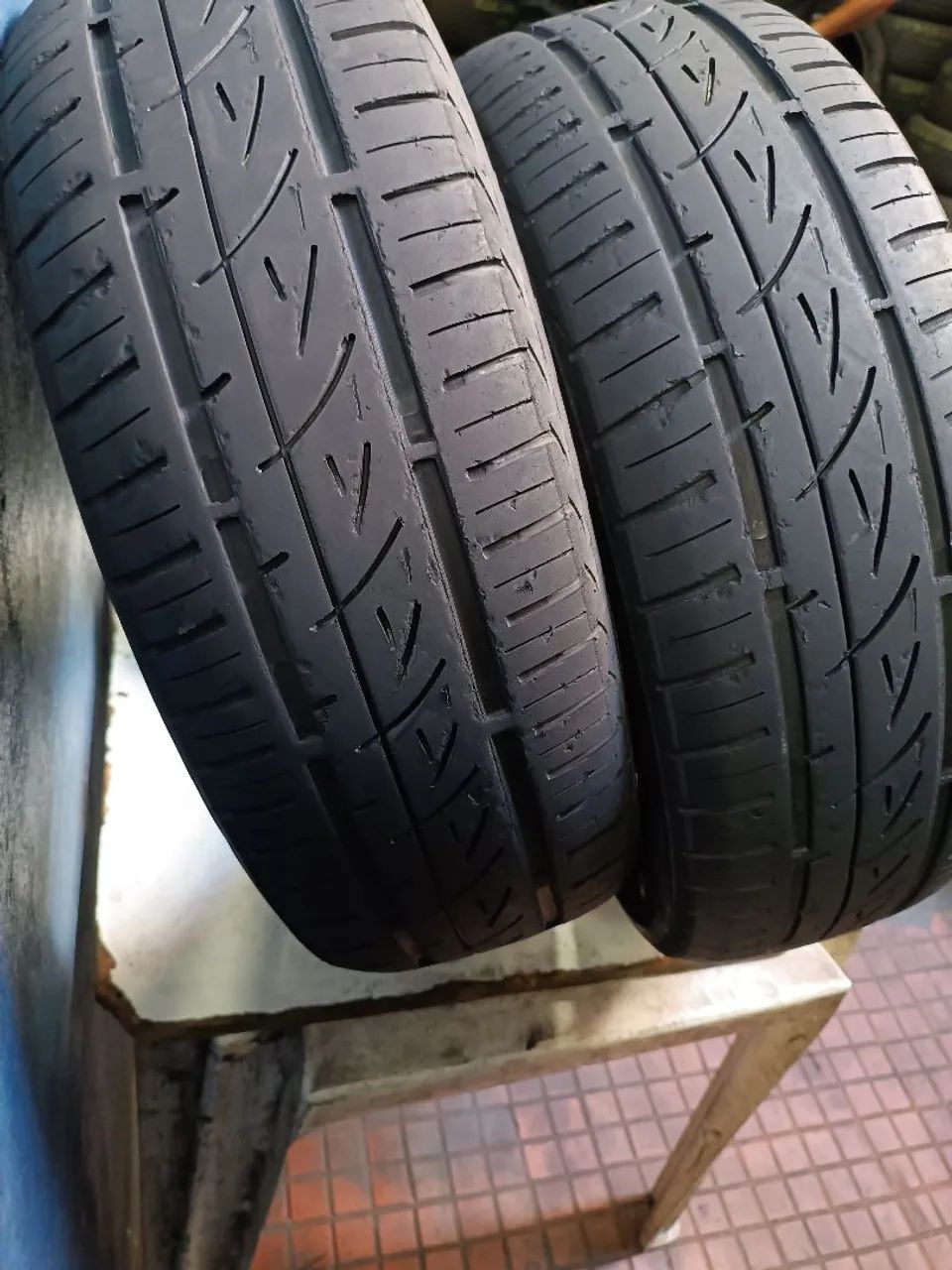 Par de pneus 195/65 R15 - Foto 2