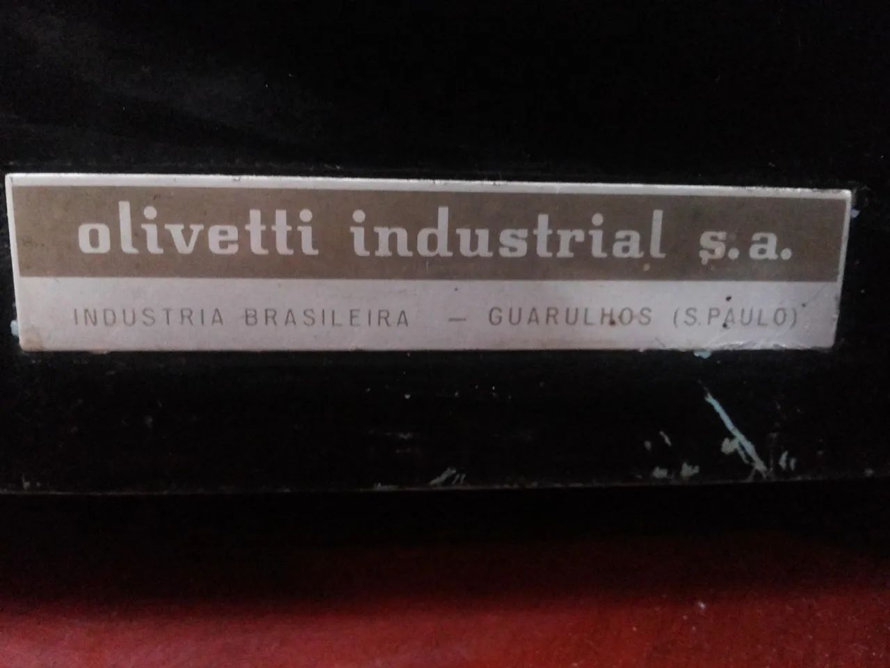 Máquina de datilografia retro Olivetti 
