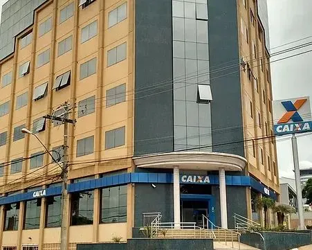 SALA COMERCIAL / DEPÓSITOS. p/ VENDAS em SOROCABA no bairro PARQUE CAMPOLIM
