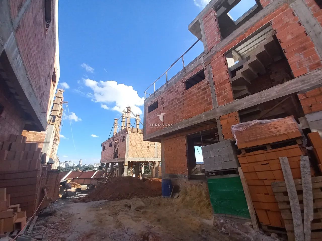 SOBRADO com 3 dormitórios à venda com 293m² por R$ 2.124.000,00 no bairro Mercês - CURITIB - Foto 3