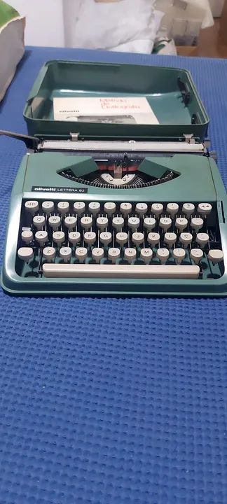 Vendo máquina de datilografia 