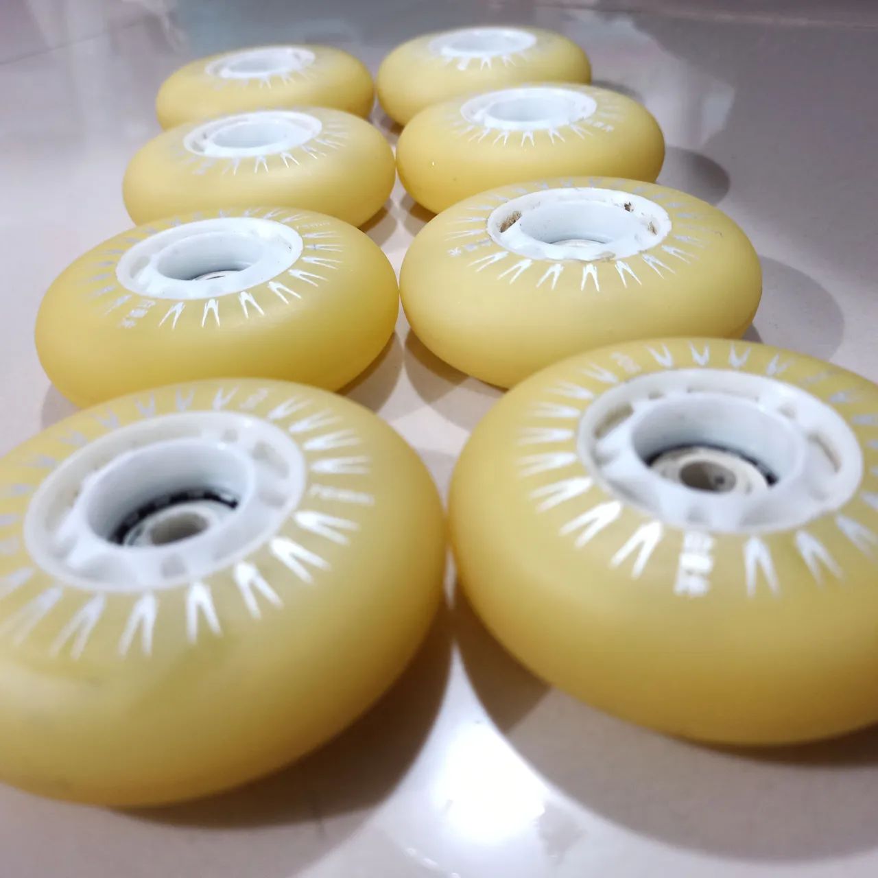 Rodas 76mm LED cor branca patins inline 90A (8 unidades) Japy Skate<br>