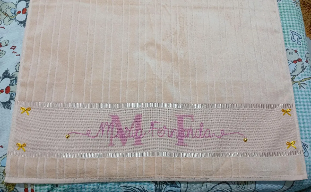 Toalha NOVA de banho personalizada Maria Fernanda