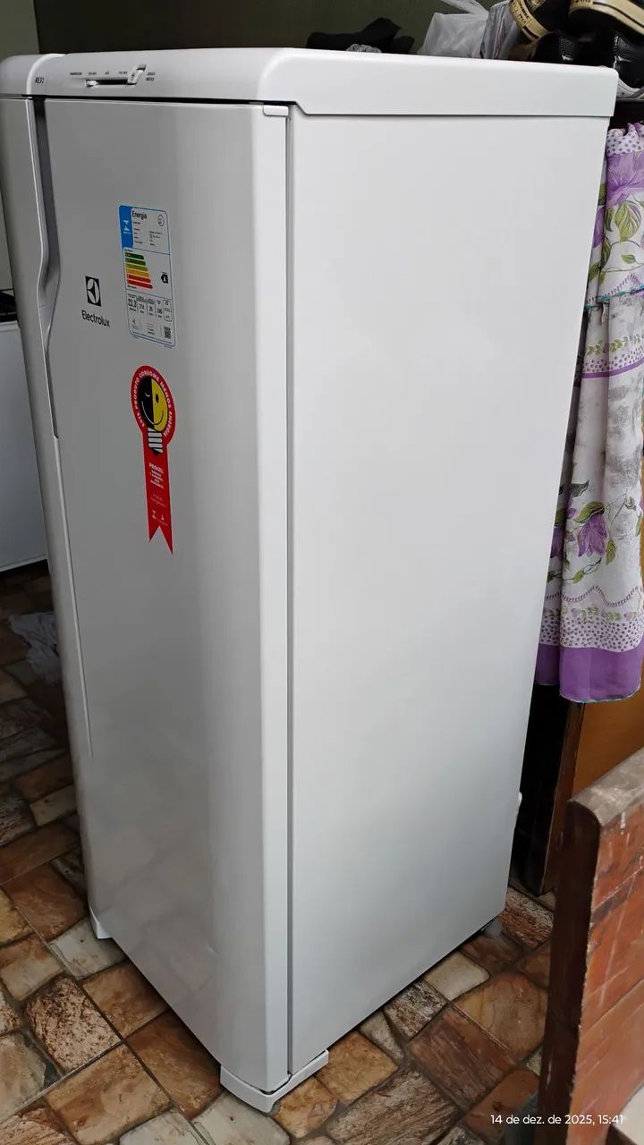 Vendo Geladeira, fogão, ar condicionado  - Foto 3