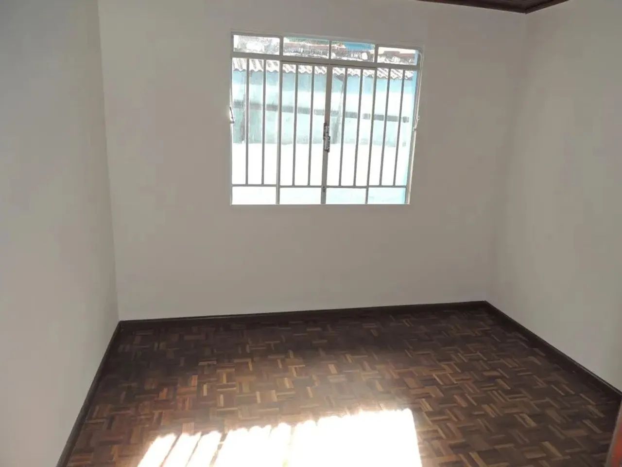 CASA EM ALVENARIA 3 QUARTOS - NOVO MUNDO - CASA 2 - FUNDOS COM ENTRADA INDEPENDENTE - Foto 4