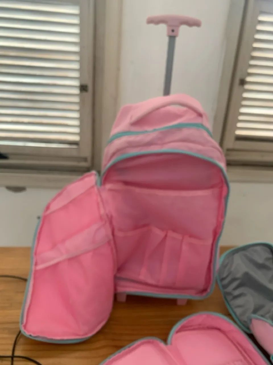 Kit Escolar Infantil Rosa com Mochila, Lancheira e Estojo - Foto 4