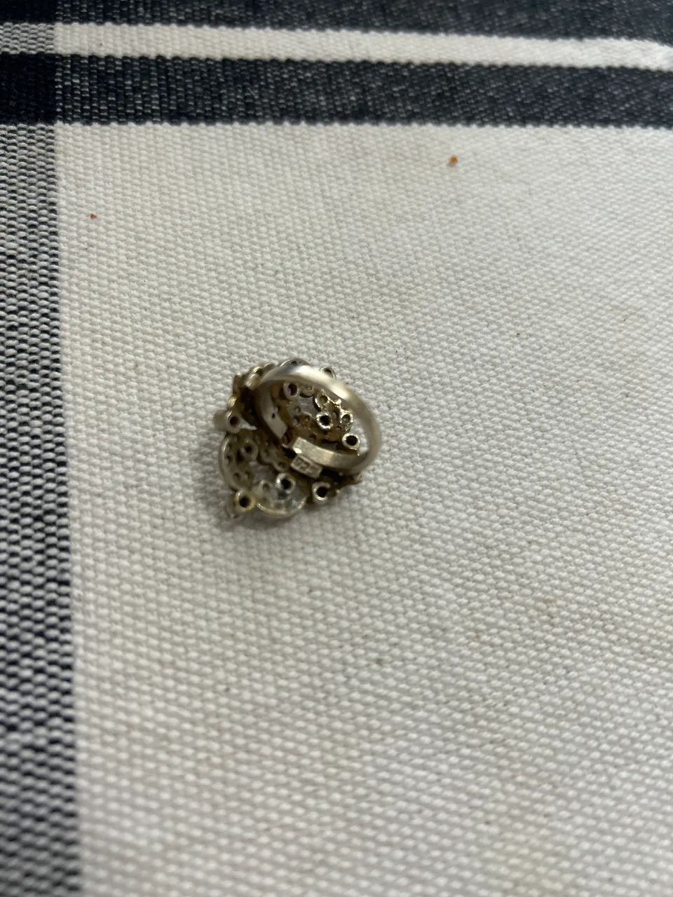 Vendo anel em prata 925 e pedras. - Foto 3