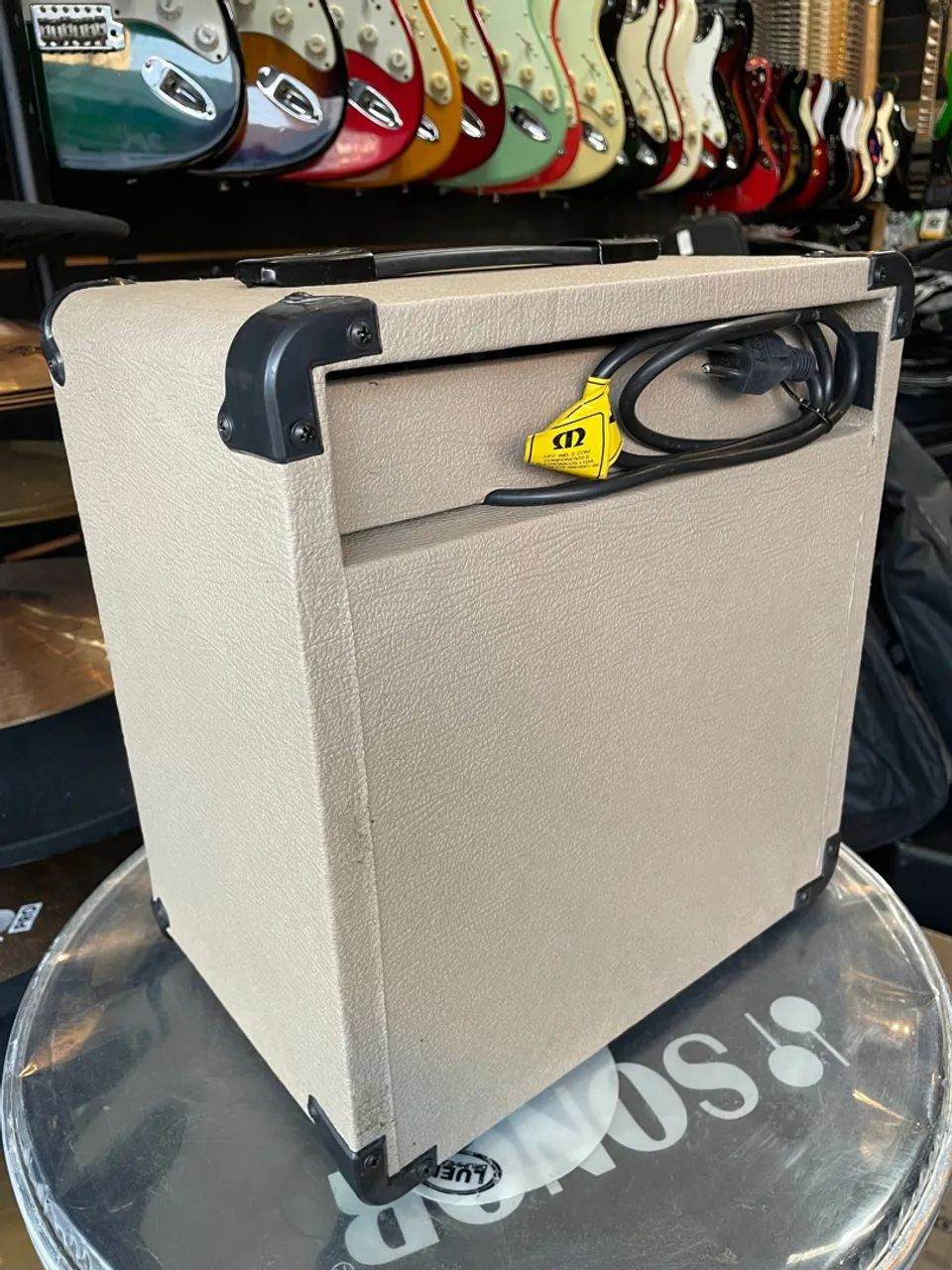 Amplificador de violão e teclado Meteoro D35 - Instrumentos