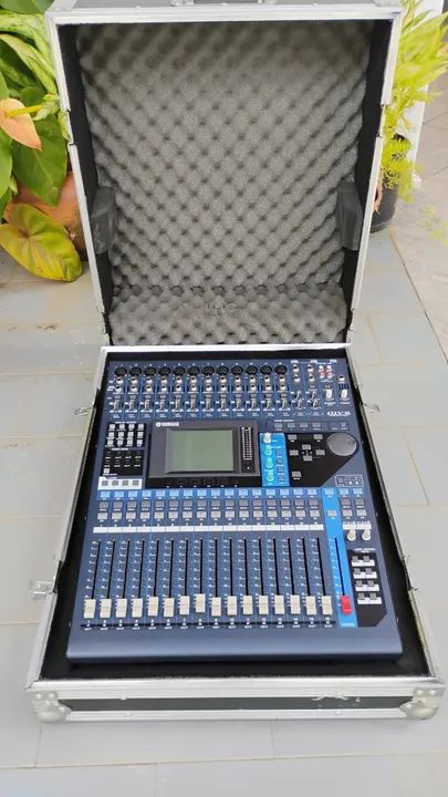Mesa de som digital Yamaha 01v96 - Equipamentos e Acessórios de
