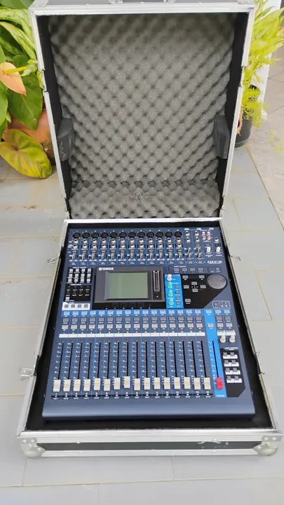 Mesa de som digital Yamaha 01v96
