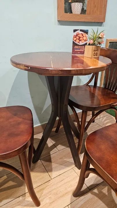 Mesa de madeira - 60cm de diâmetro 