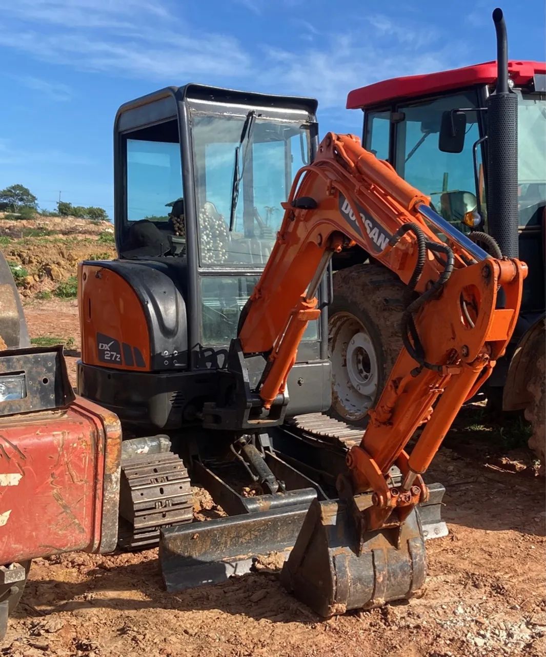 VENDO MINI ESCAVADEIRA DOOSAN 27Xz - Foto 2