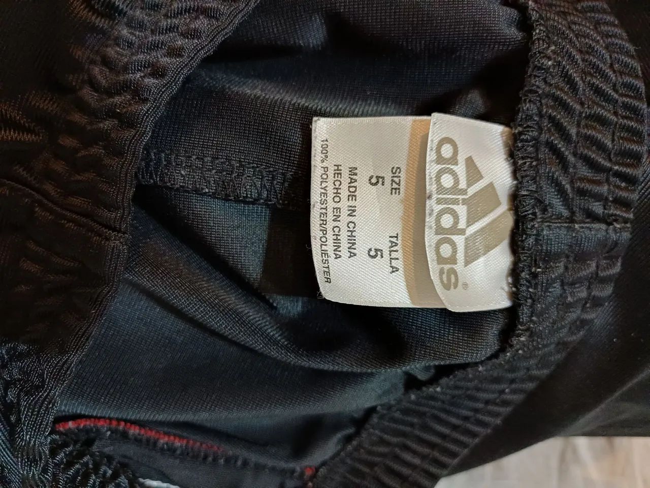 Bermuda infantil Adidas masculina original semi-nova, tam.5. - Foto 3