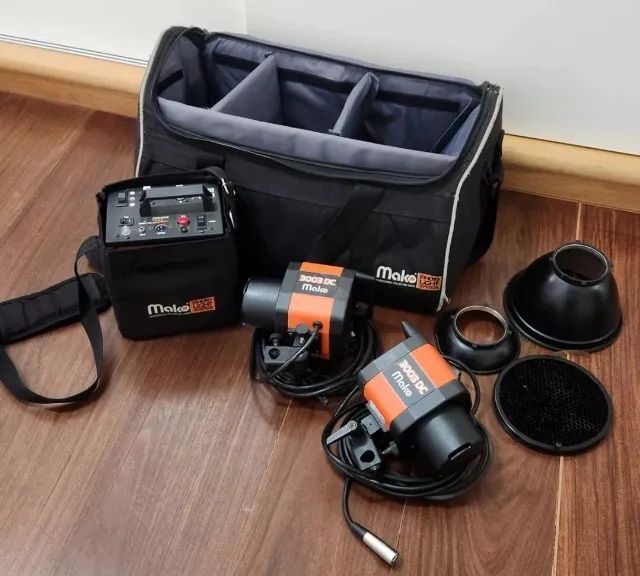 ESTÚDIO MÓVEL - FLASH MAKO 3003 DC AUTOVOLT KIT PARA ESTÚDIO E