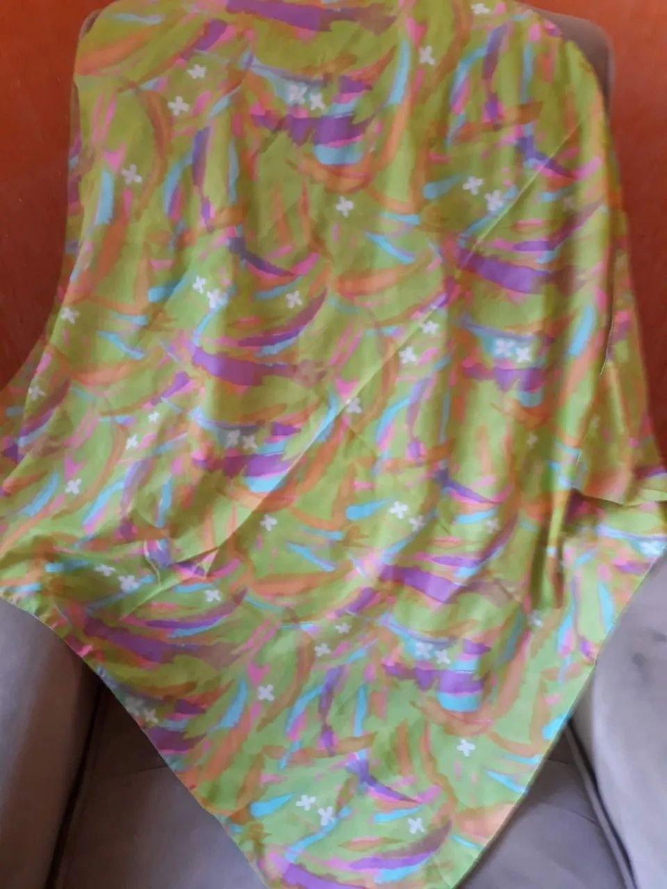 Echarpe estampada seda pura, 90 x 85.