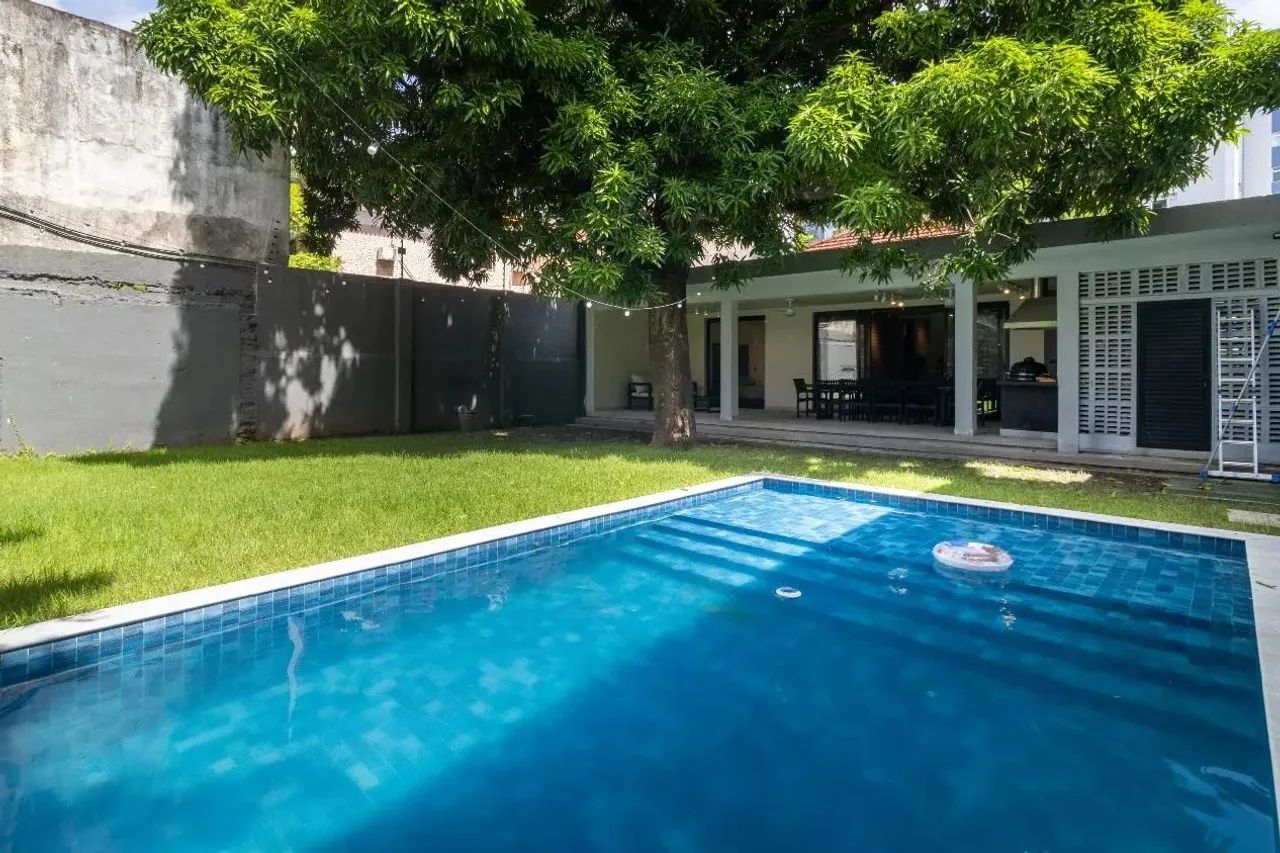 Casa no Bairro das Graças com 688m2