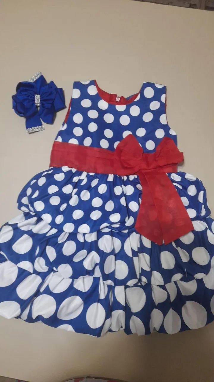 Vendo vestido infantil Galinha Pintadinha  Tam 3 anos.
