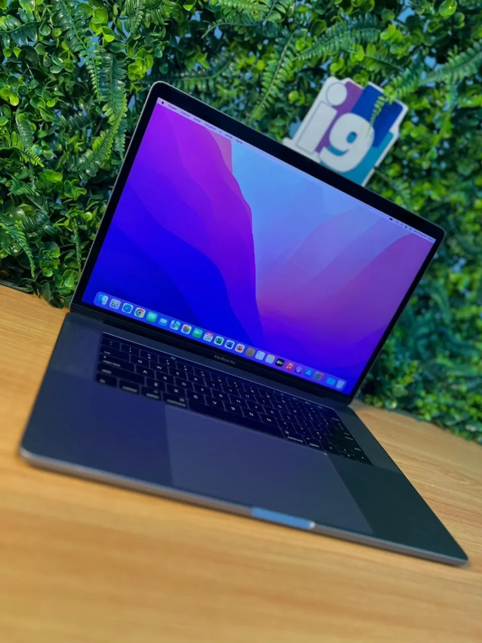 MacBook Pro 2019 A1989 Intel core i5 Quad Core 8GB 512GB SSD Tela