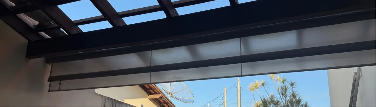 Toldo retrátil de lona 3,70 de largura por 3,00 de altura 