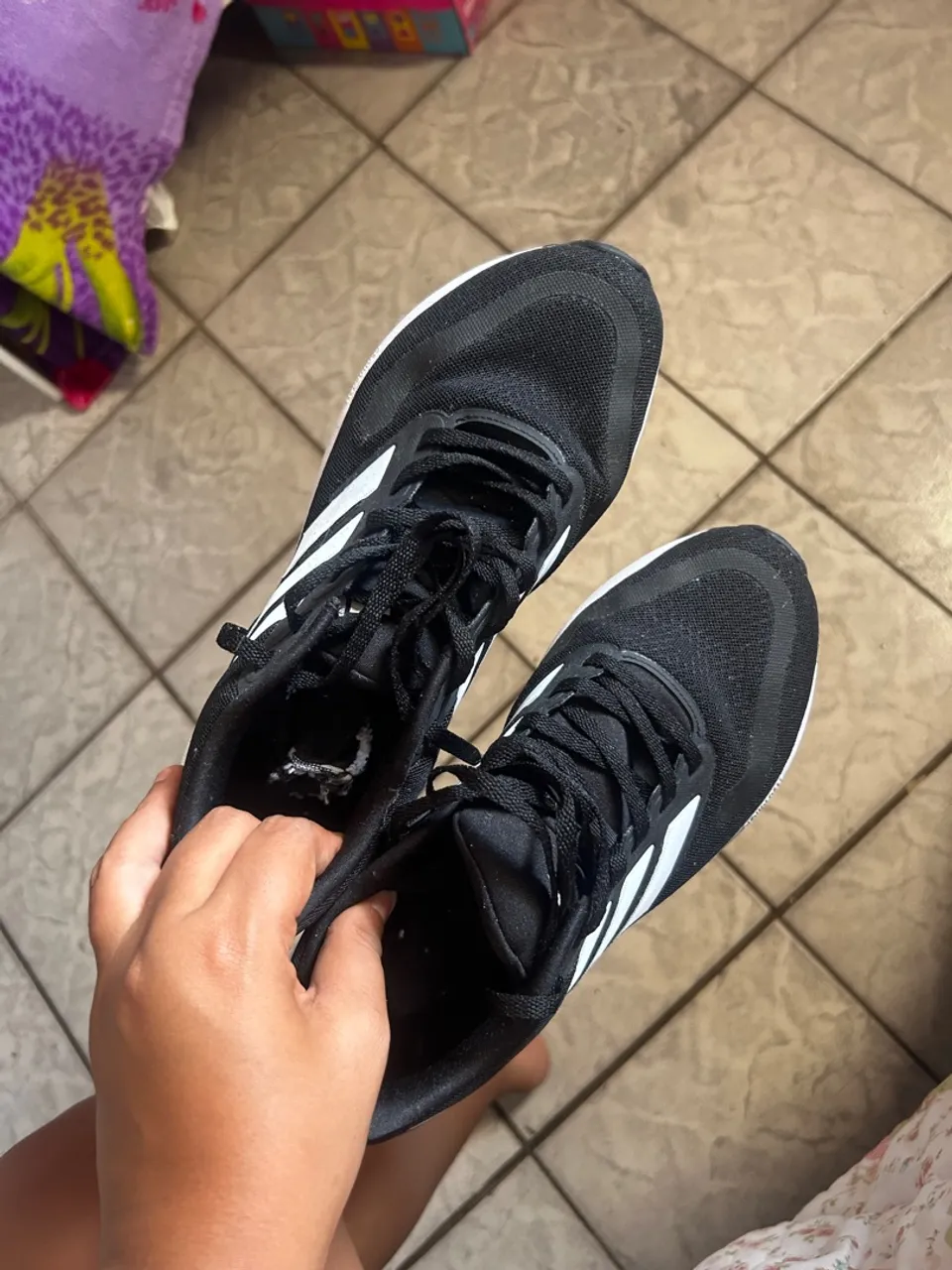 Tênis Adidas Runfalcon 5 Feminino - Preto e Branco