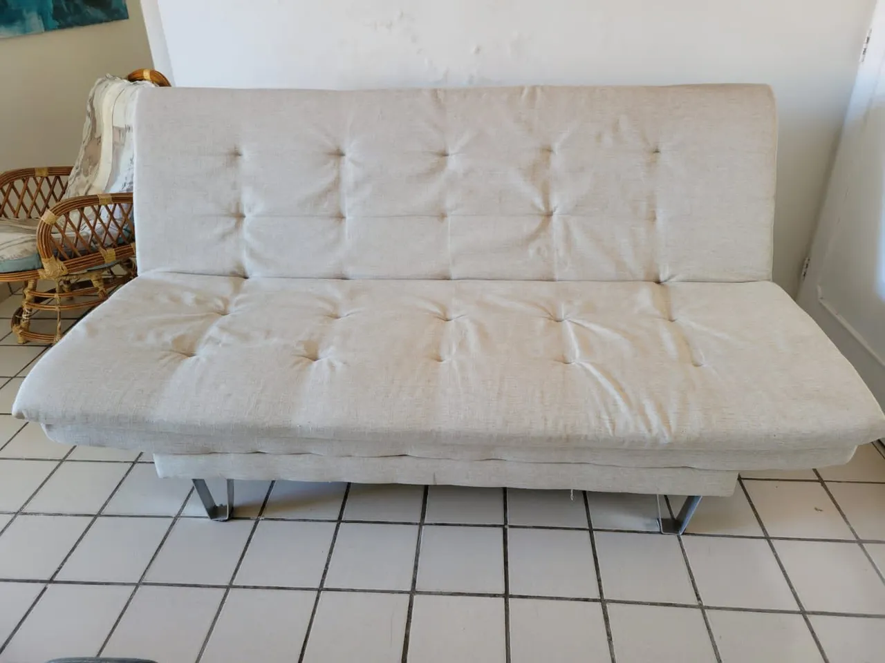 Sofá Cama Bege Confortável e Moderno