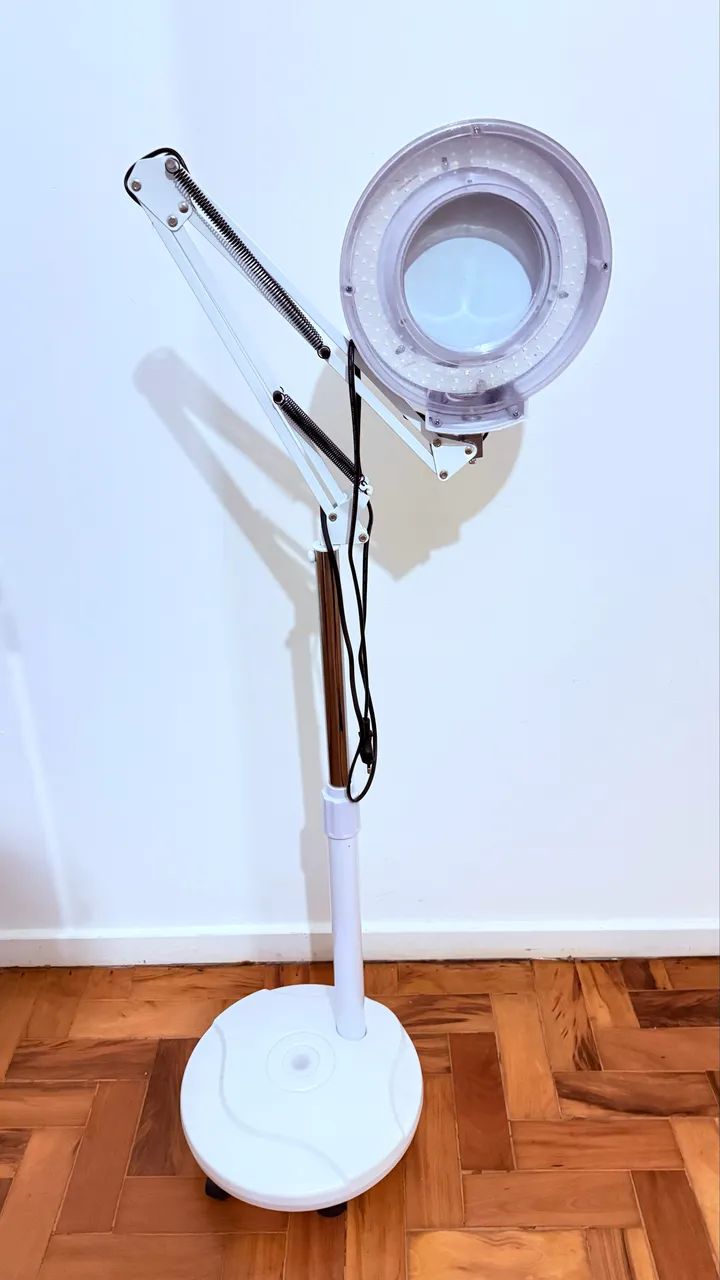 Luminaria Lupa 120 Leds 5x Limpeza Pele Depilacao