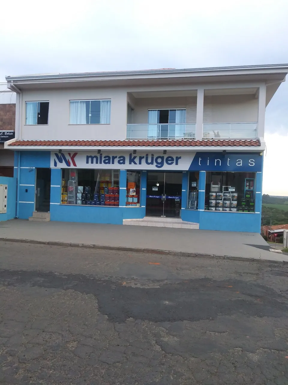 Vende se predinho