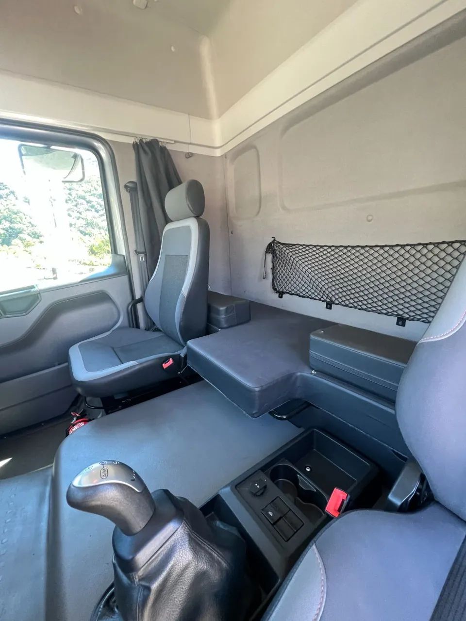 Vw 24-280 6x2 2023 - Carroceria de madeira de 8,5m - Foto 11