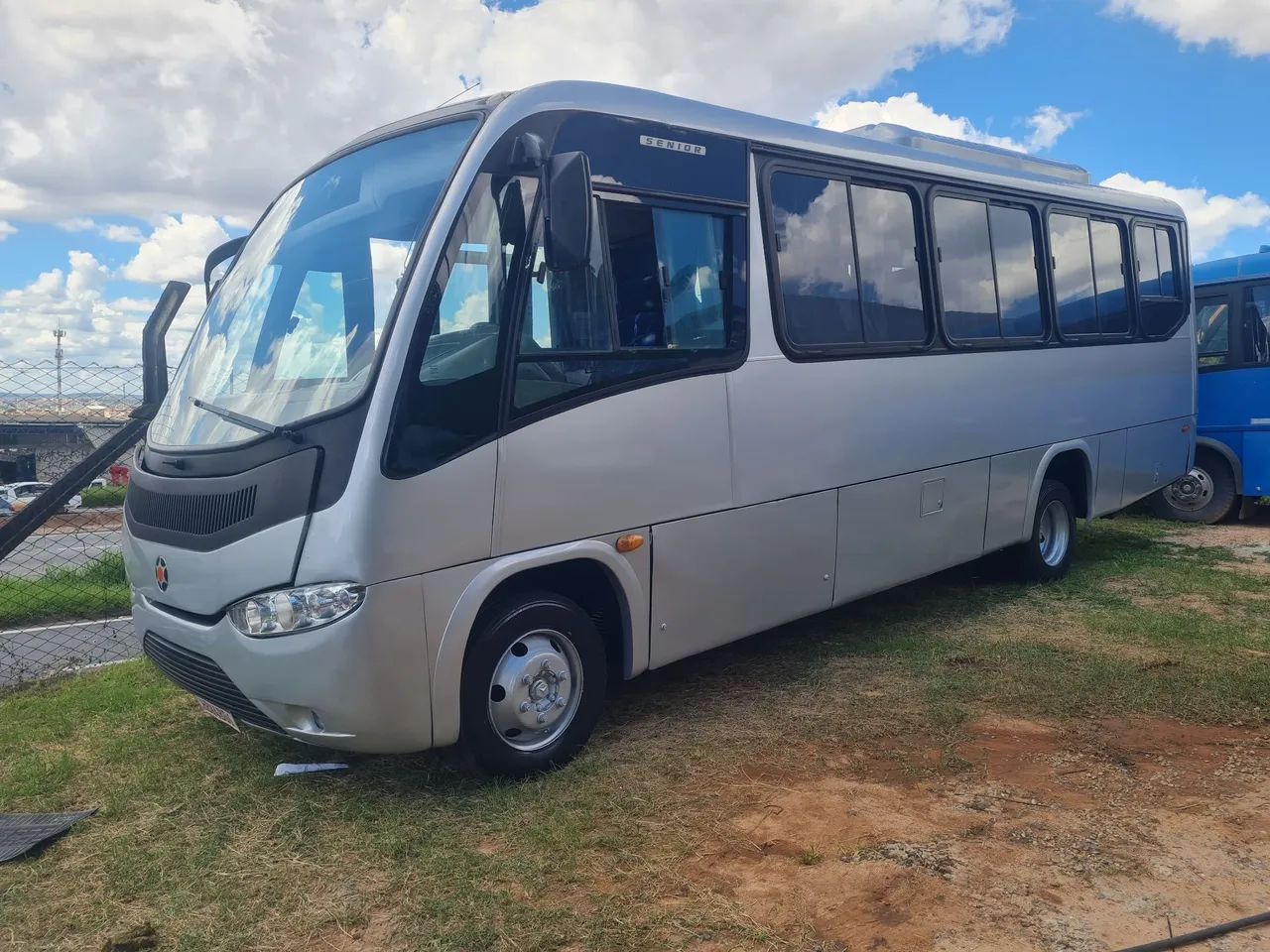 Microônibus Mercedes 915 2009 - Foto 2