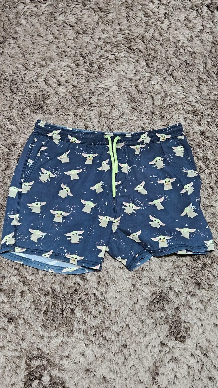 Shorts de Praia Estampado Baby Yoda