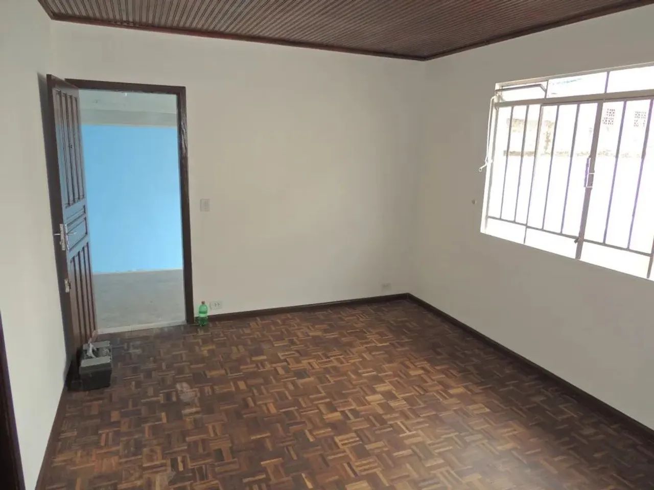 CASA EM ALVENARIA 3 QUARTOS - NOVO MUNDO - CASA 2 - FUNDOS COM ENTRADA INDEPENDENTE - Foto 3