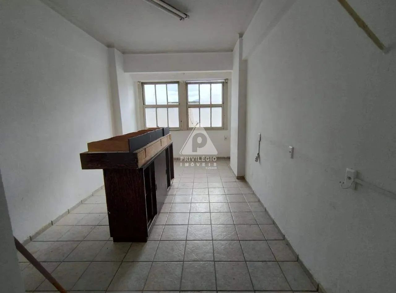 Excelente apartamento misto proximo a Praça Tiradente
