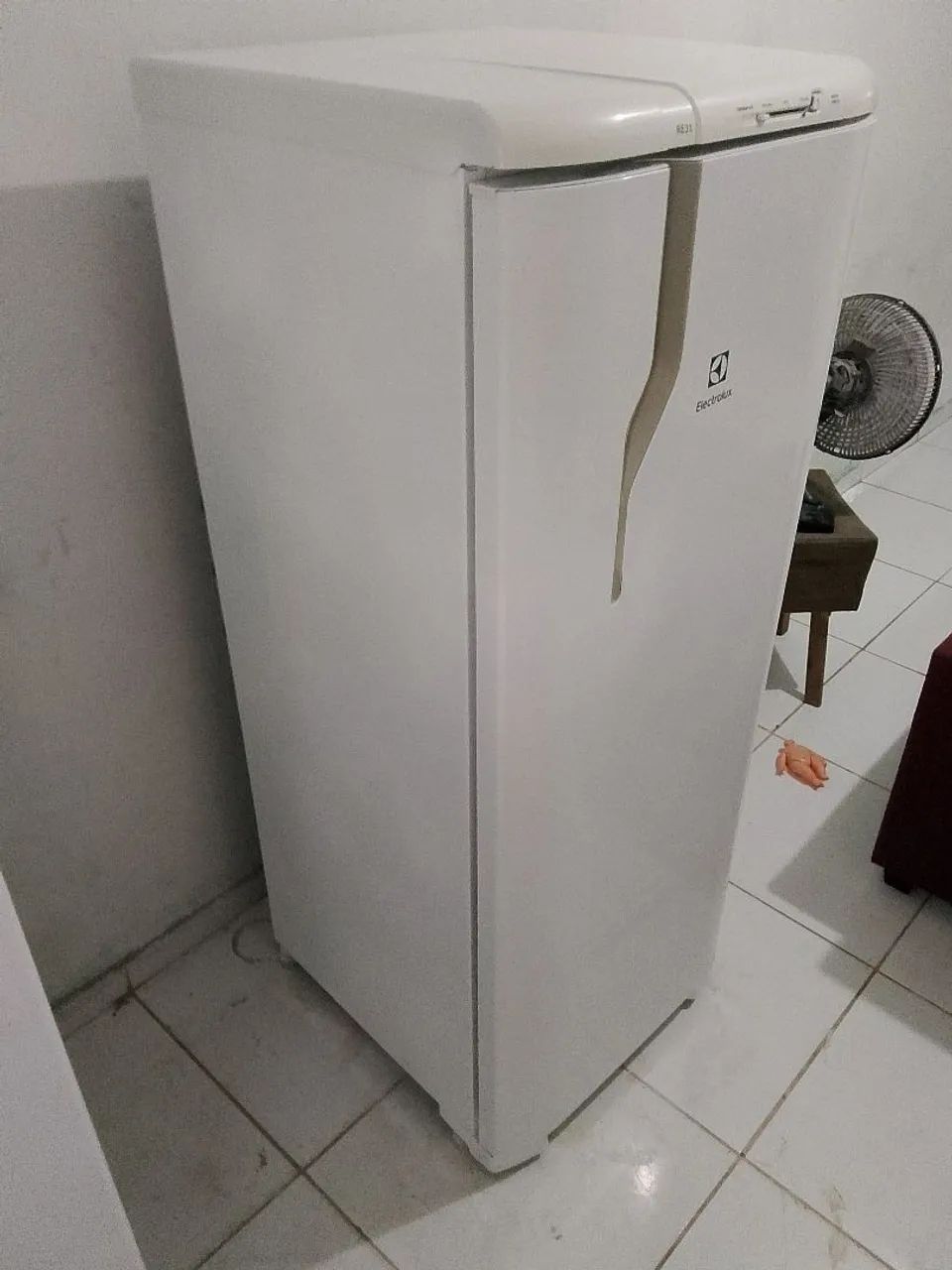 vende-se geladeira Electrolux bem conservada  - Foto 3