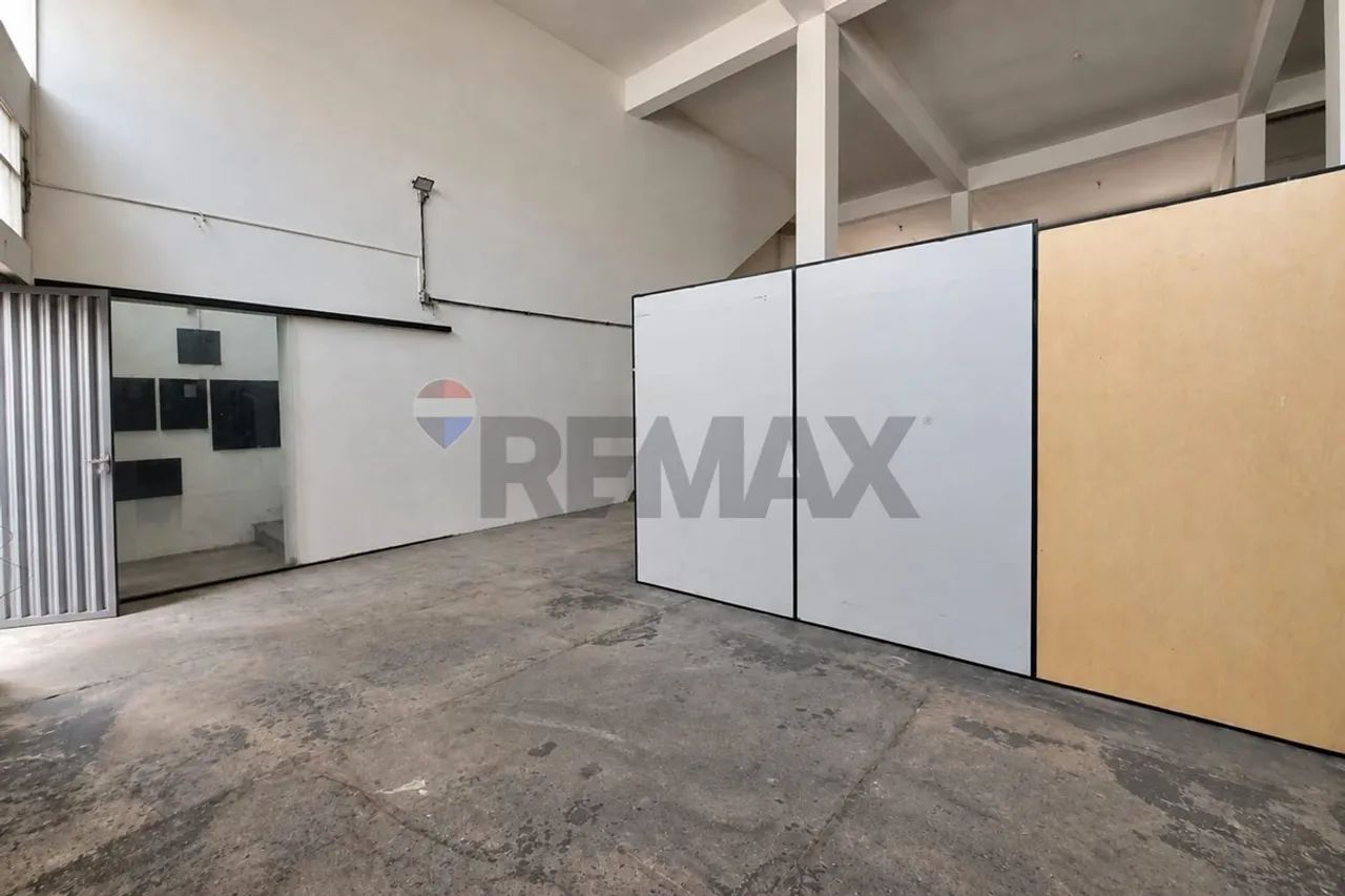 GALPÃO AMPLO E VERSÁTIL NO CENTRO  480 m² | ESTRUTURA COMPLETA - Foto 2