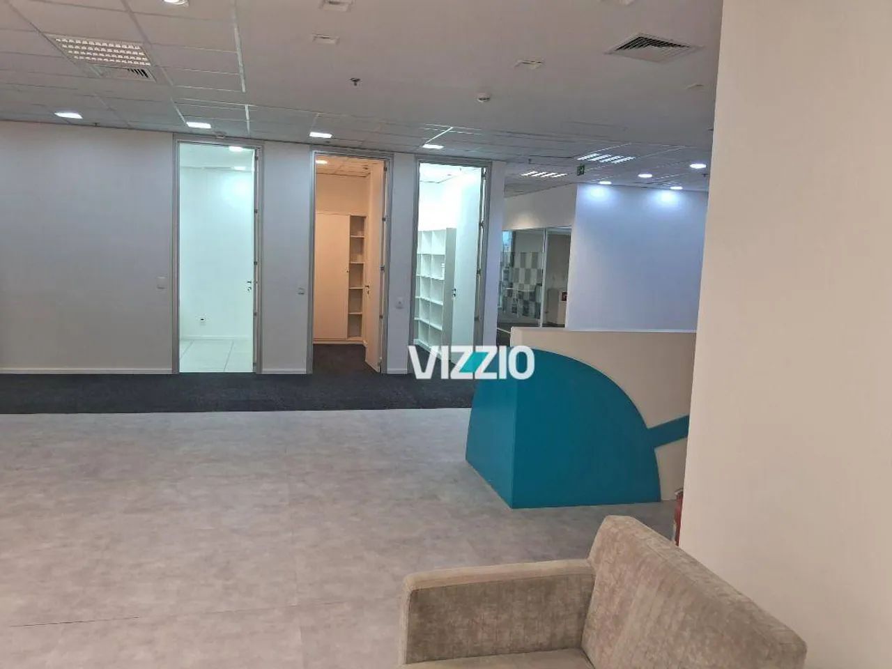 Excelente oportunidade mobiliada para locação em edifício triplo AAA, com 1.090,17m² - Bro - Foto 2