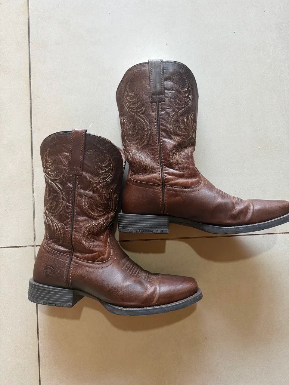 Bota Ariat original com caixa