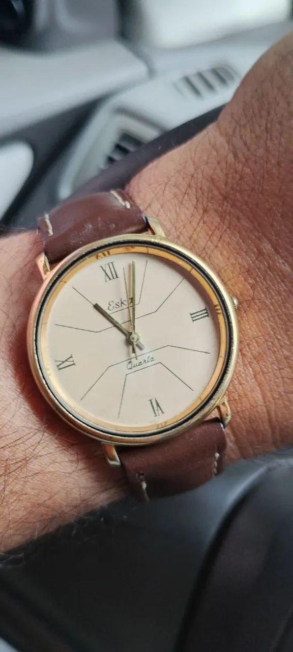 Relógio Eska Quartz anos 70/80 banho de ouro - Foto 2