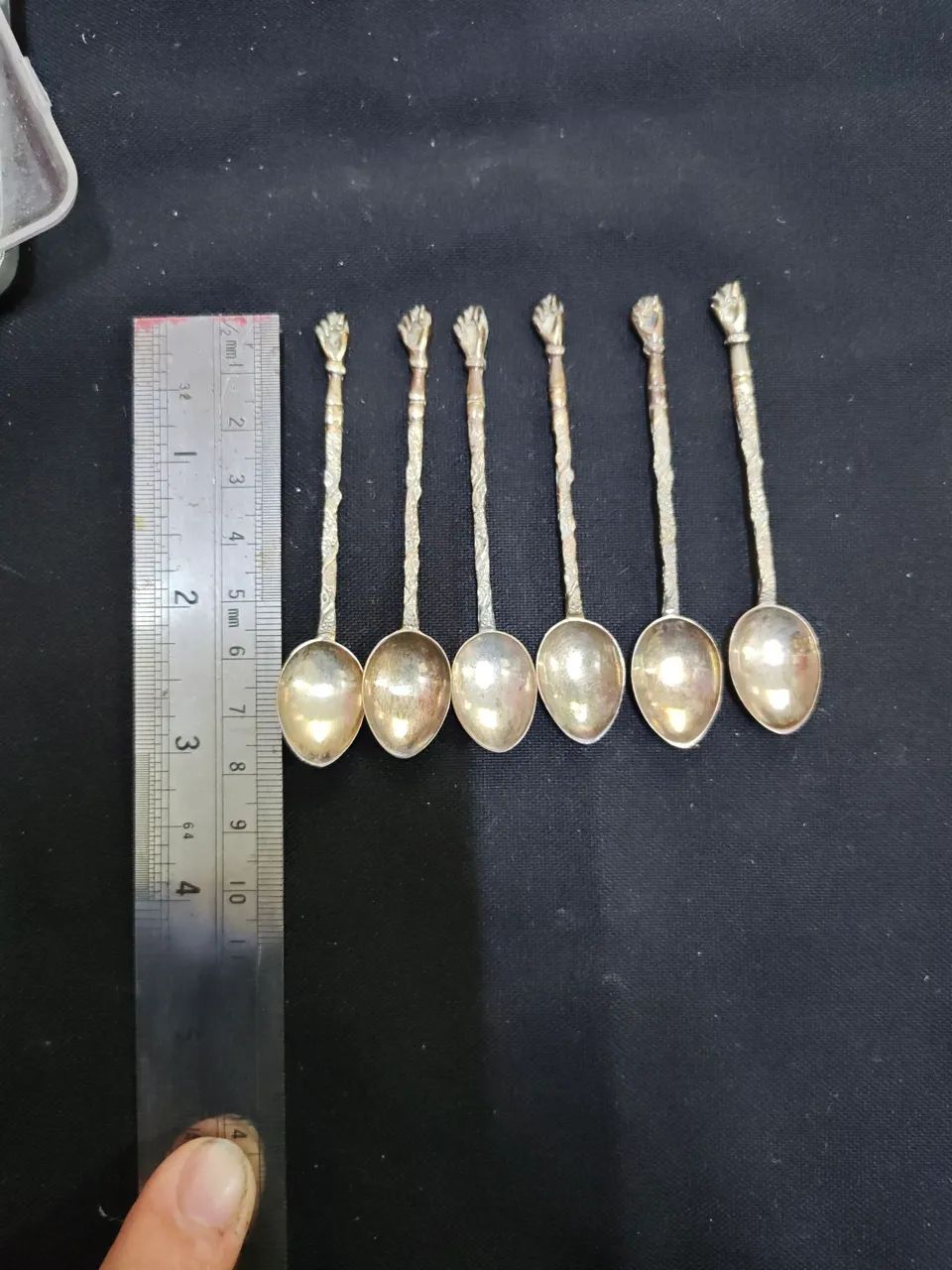 Belíssimo conjunto de colheres de café em prata de lei com rico adorno de figa - Foto 4